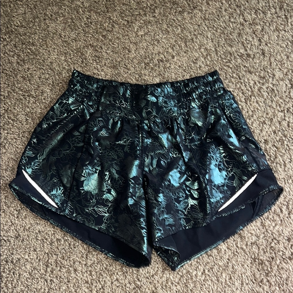 Lululemon Limited edition Logo Flourish Black Iridescent Foil / Black